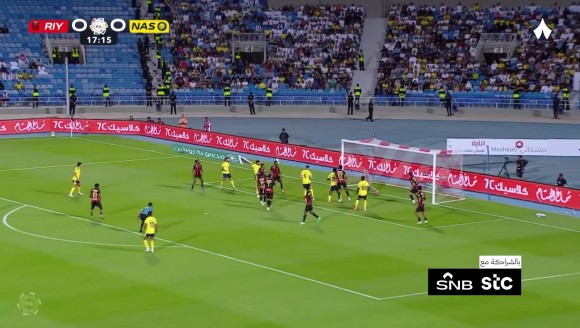 利雅得胜利1-0领先！安吉洛角球开出，阿姆里头球破门